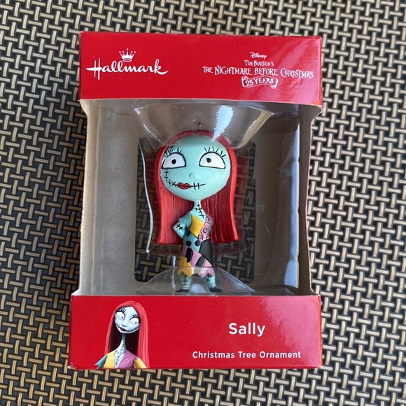 Disney Tim Burton's The Nightmare Before Christmas 25 Year Sally Ornament. - Picture 5 of 13